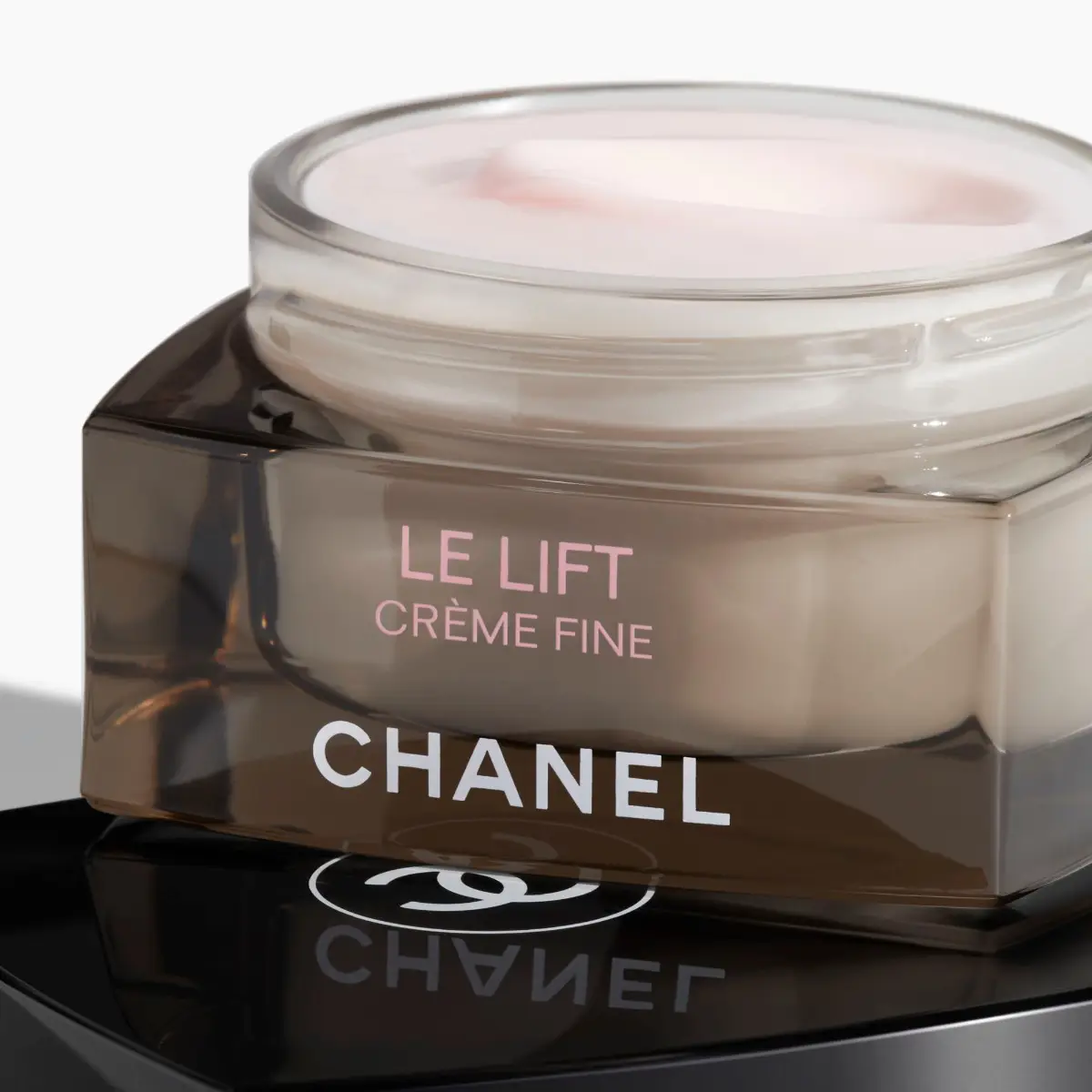 CHANEL Le Lift