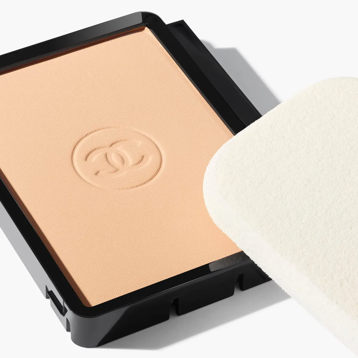 CHANEL Ultra Le Teint Recharge